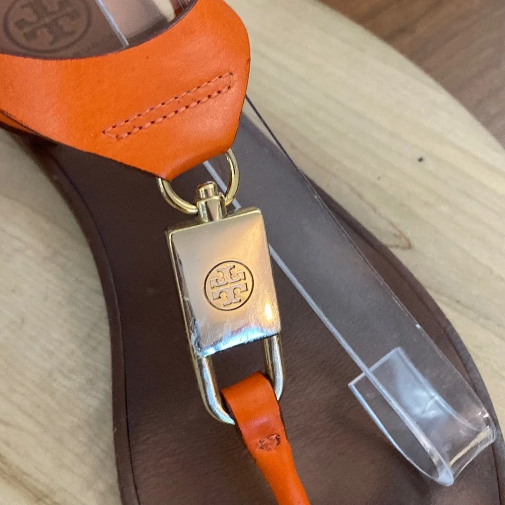 Tory Burch Padlock Orange Leather T-Strap Thong Flat Sandals Sz 6 M Gold-Tone